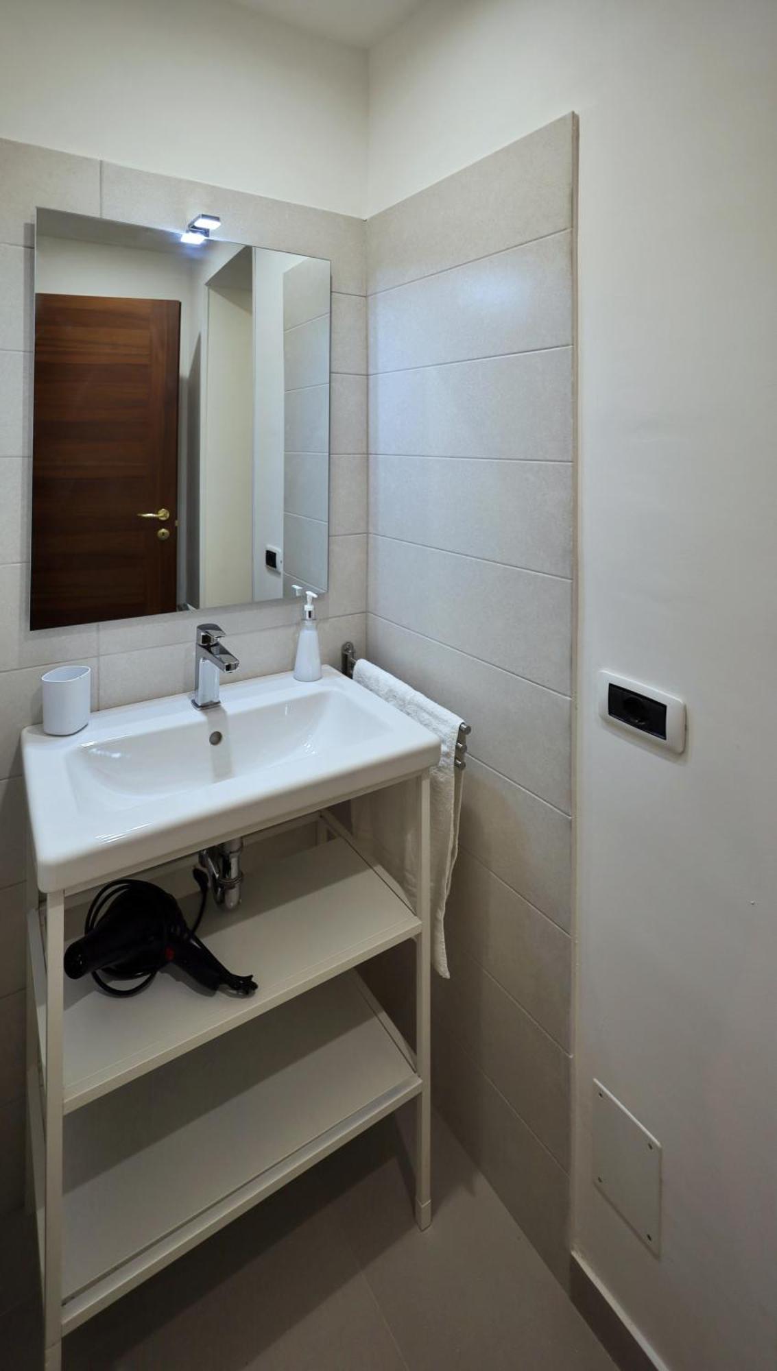 Cataneasy Rooms Bagian luar foto