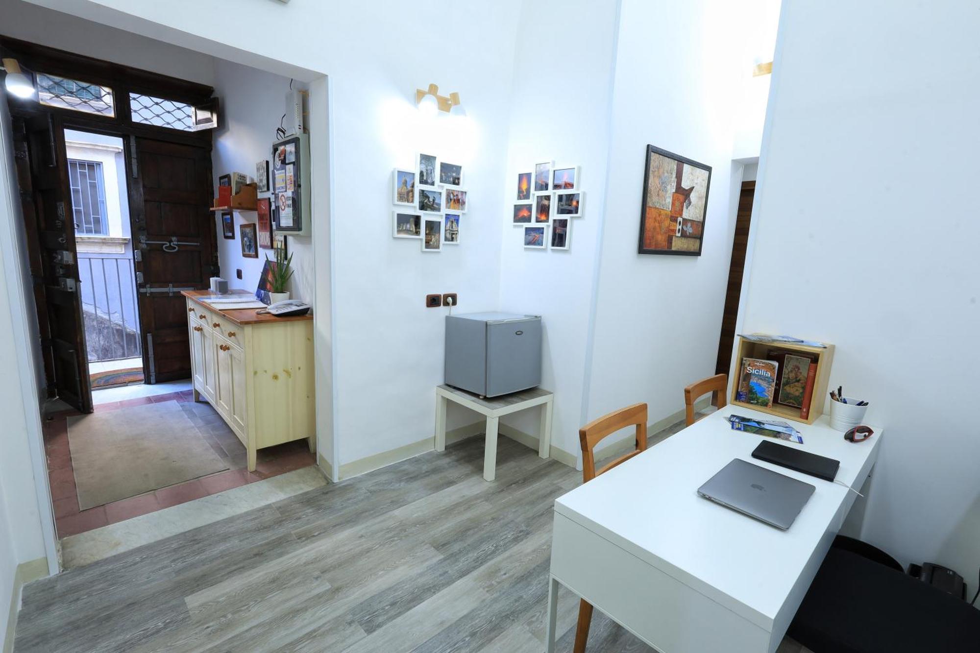 Cataneasy Rooms Bagian luar foto