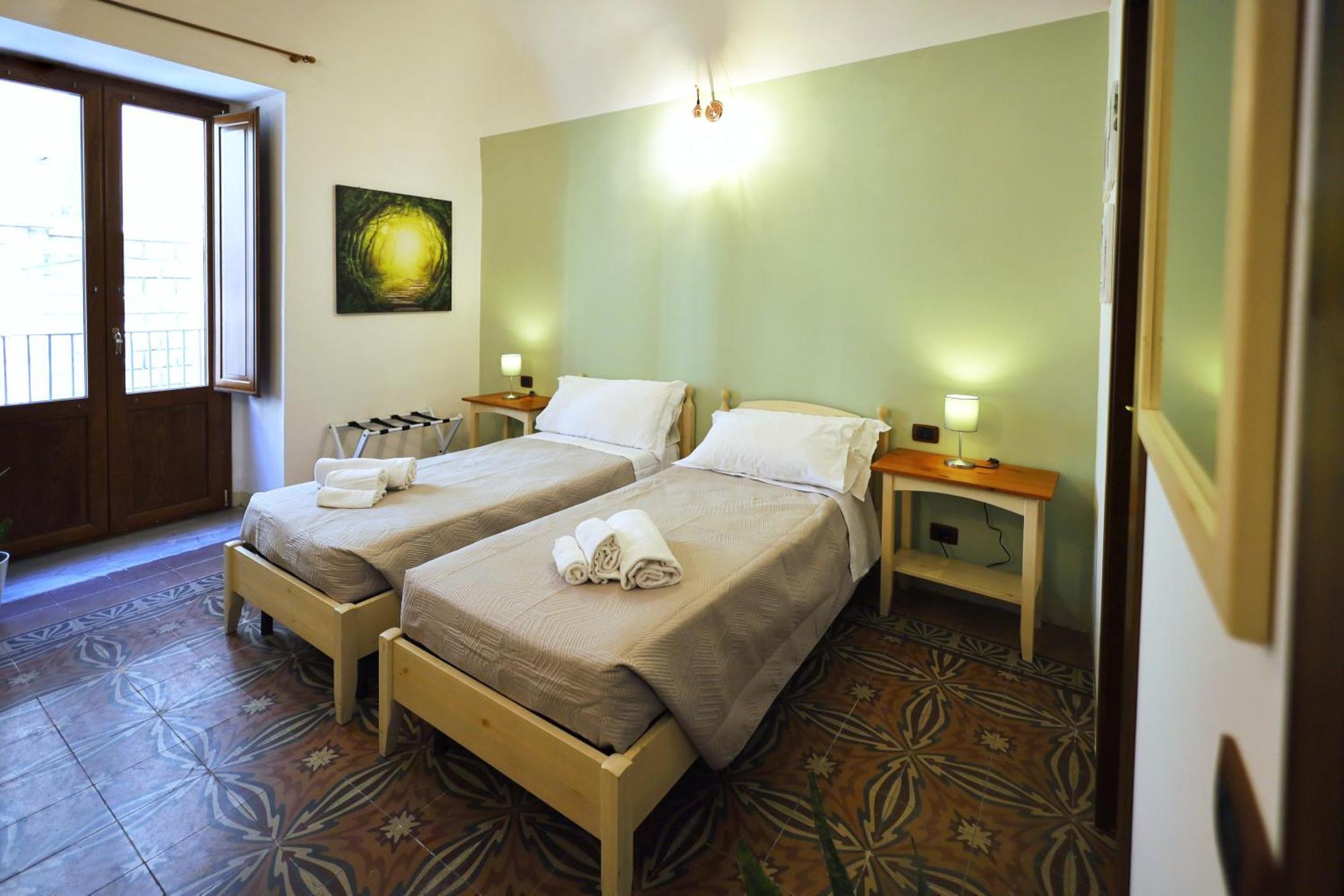 Cataneasy Rooms Bagian luar foto